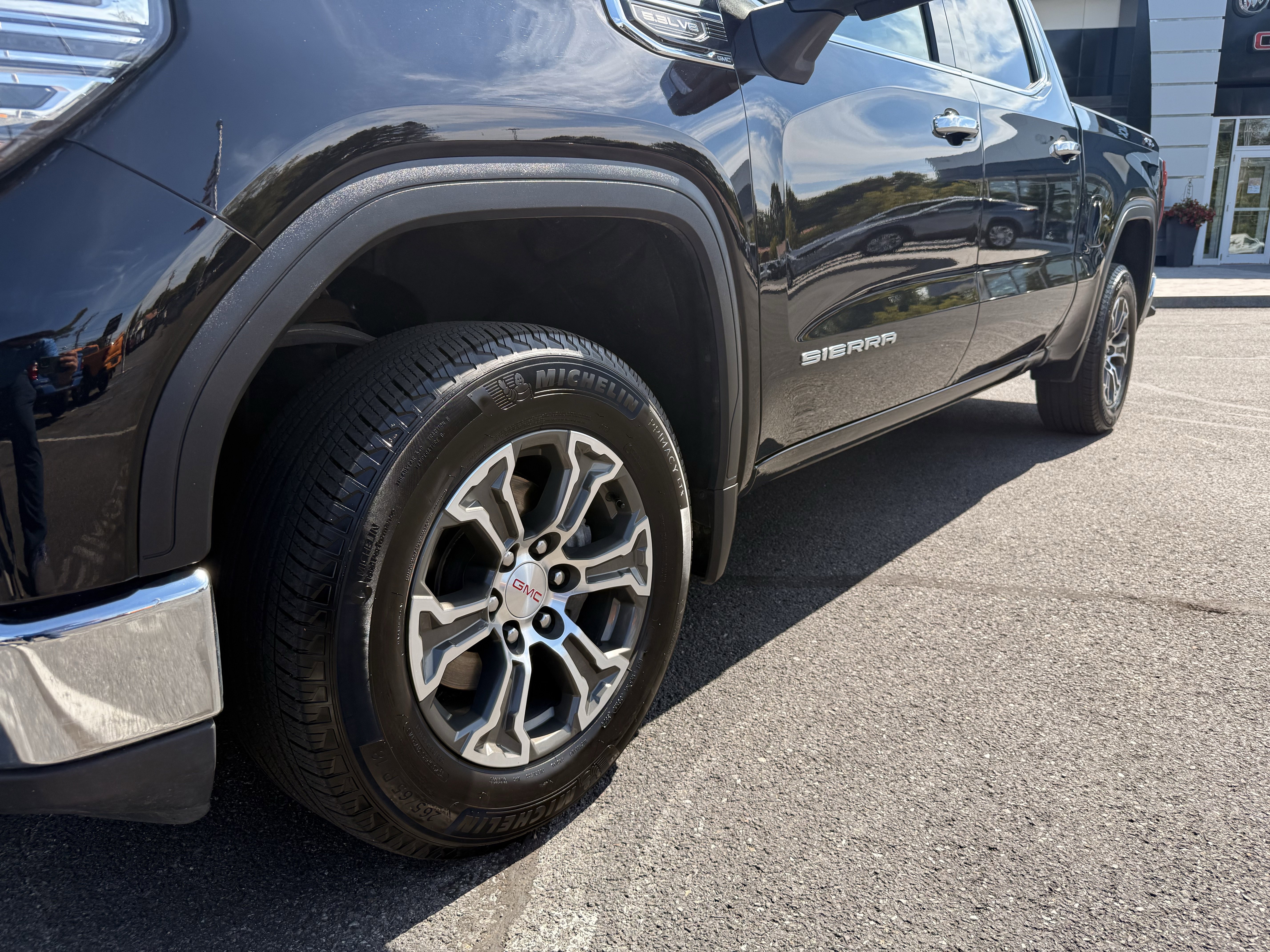 Certified 2025 GMC Sierra 1500 SLT image 21