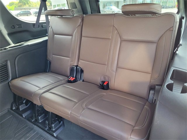 Used 2023 Chevrolet Suburban High Country image 24