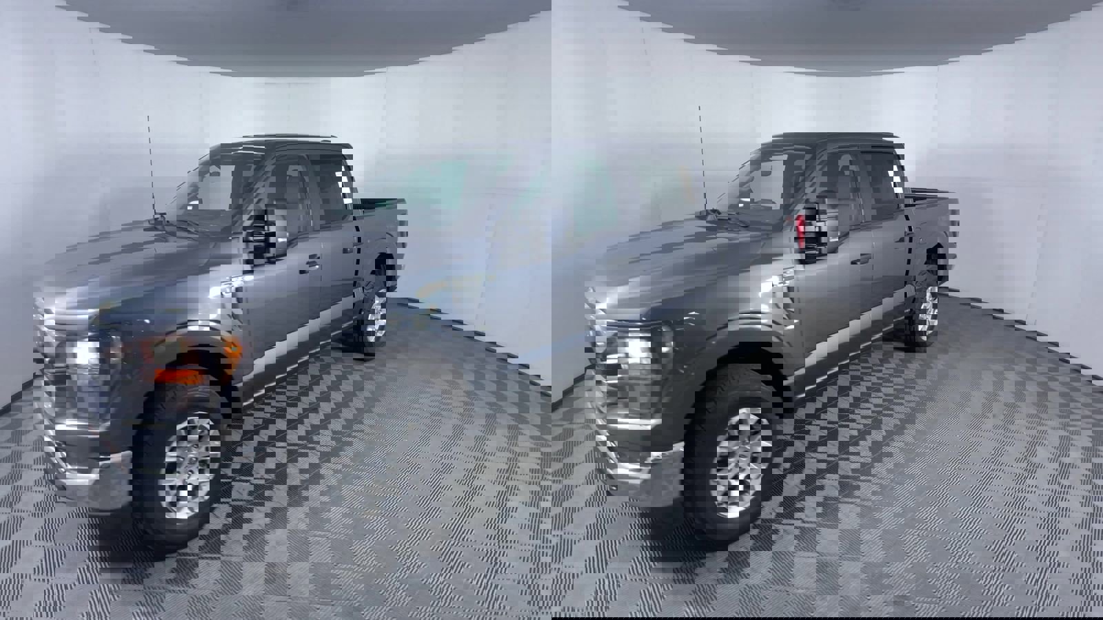 Used 2023 Ford F150 XLT image 4