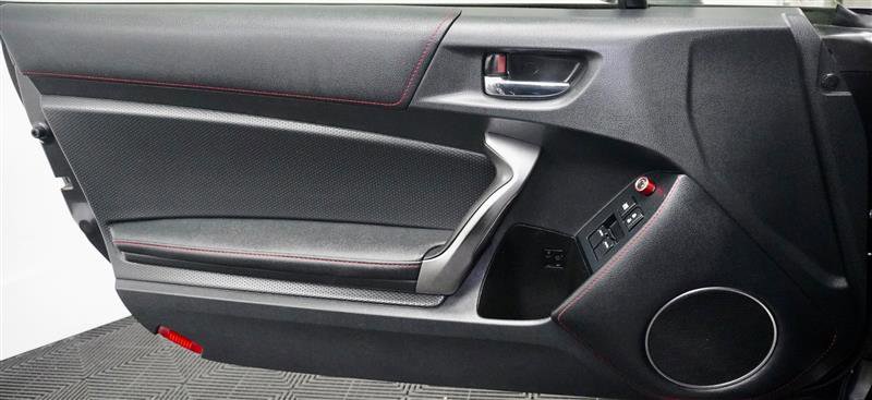 Used 2015 Scion FR-S image 31