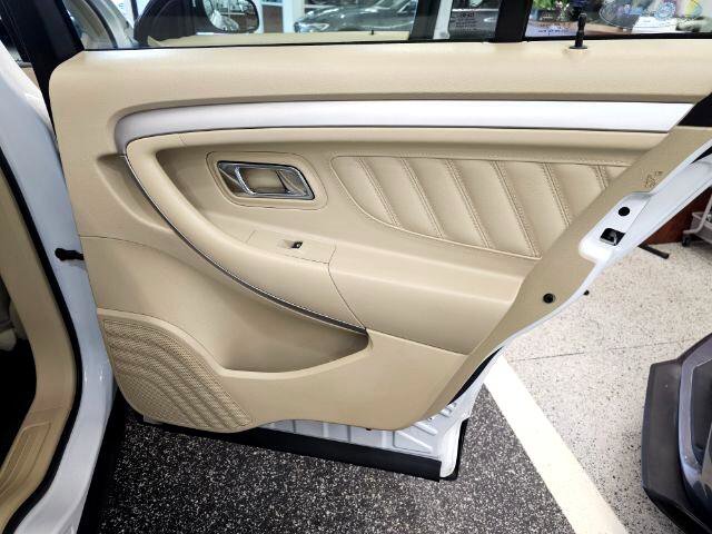 Used 2017 Ford Taurus SEL image 28