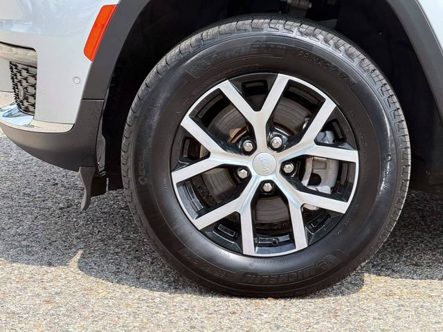 Used 2024 Jeep Grand Cherokee L Limited w/ Luxury Tech Group II AWD/4WD image 9