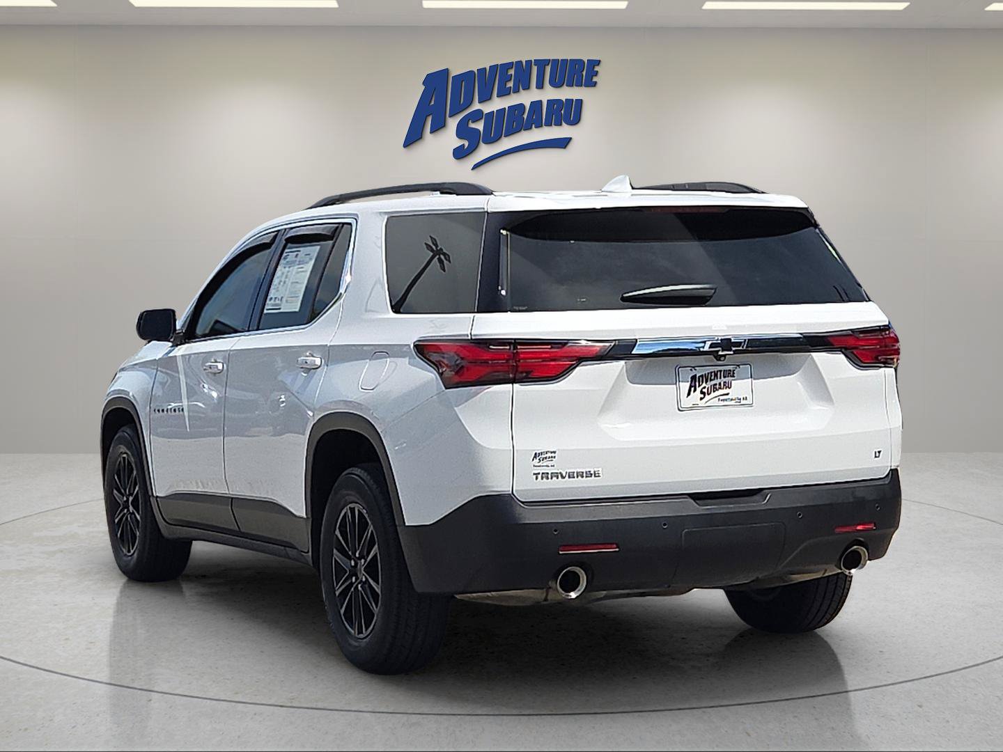 Used 2022 Chevrolet Traverse LT FWD image 5