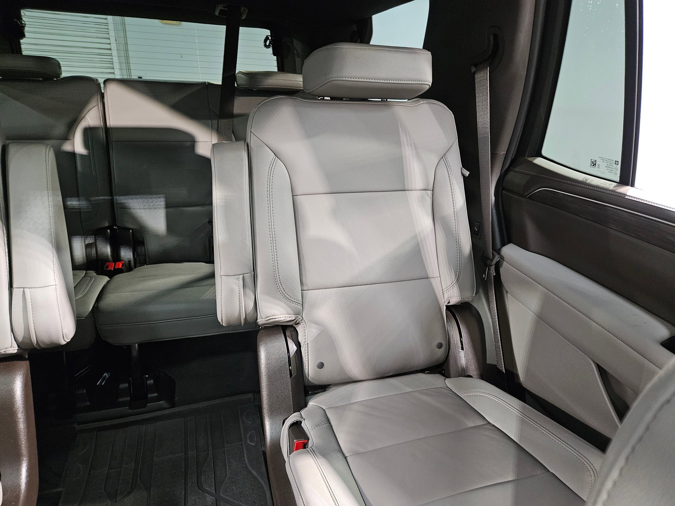 Used 2023 Chevrolet Tahoe LT w/ Luxury Package image 14
