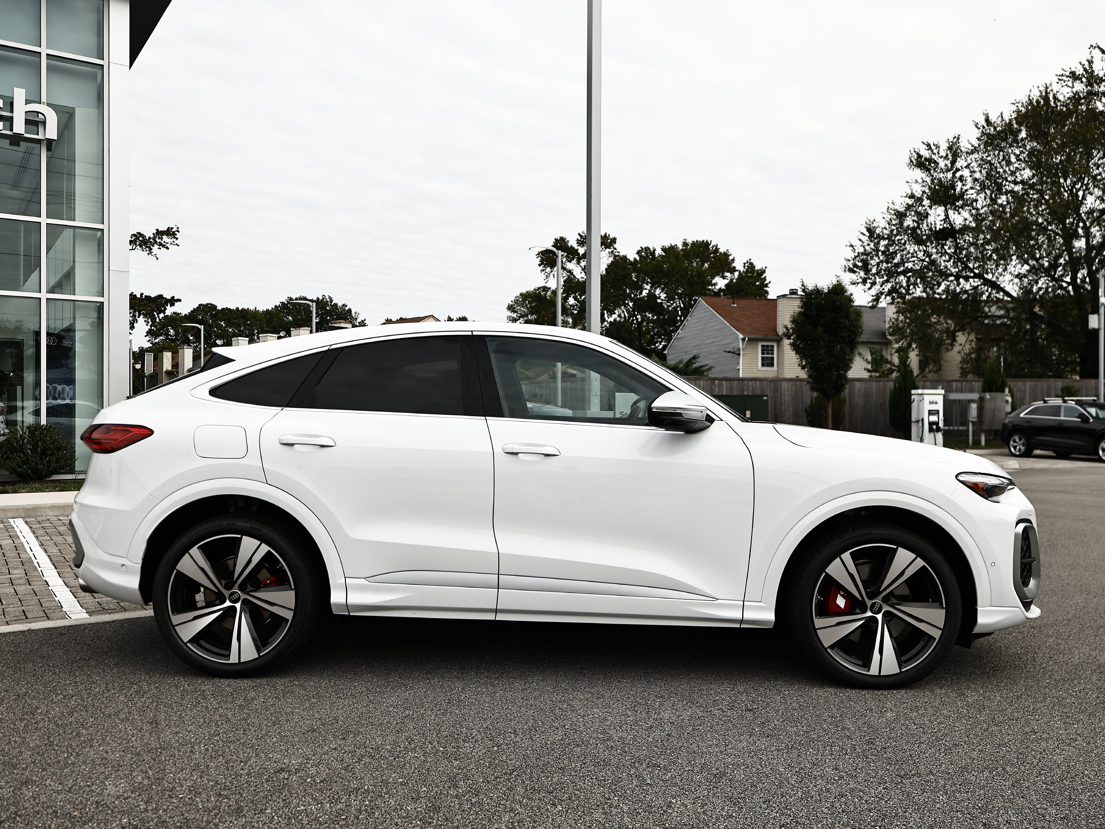 New 2026 Audi SQ5 Prestige AWD/4WD image 4