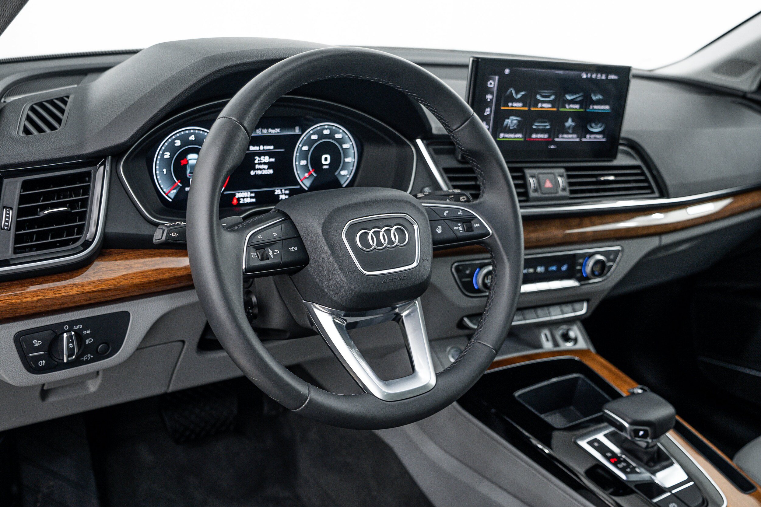 Used 2023 Audi Q5 2.0T Premium Plus w/ Premium Plus Package AWD/4WD image 11
