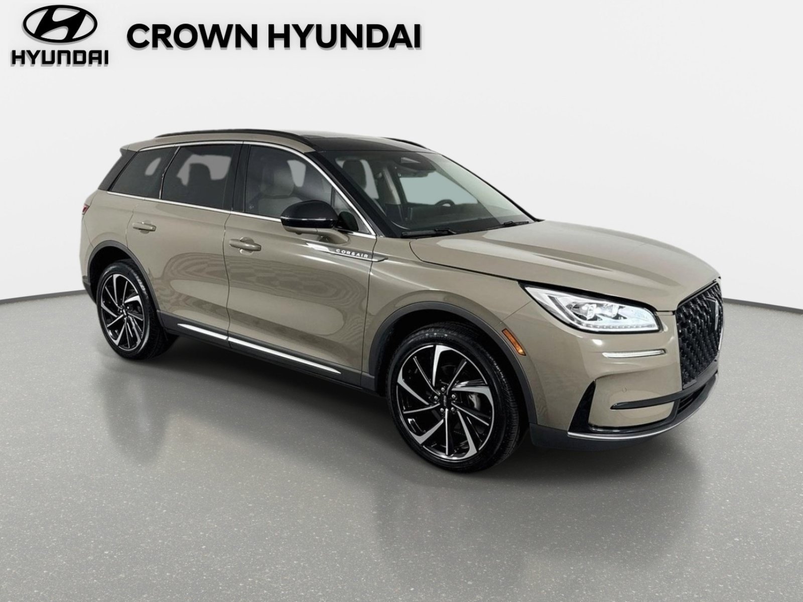 Used 2025 Lincoln Corsair Reserve w/ Equipment Group 202A FWD image 4