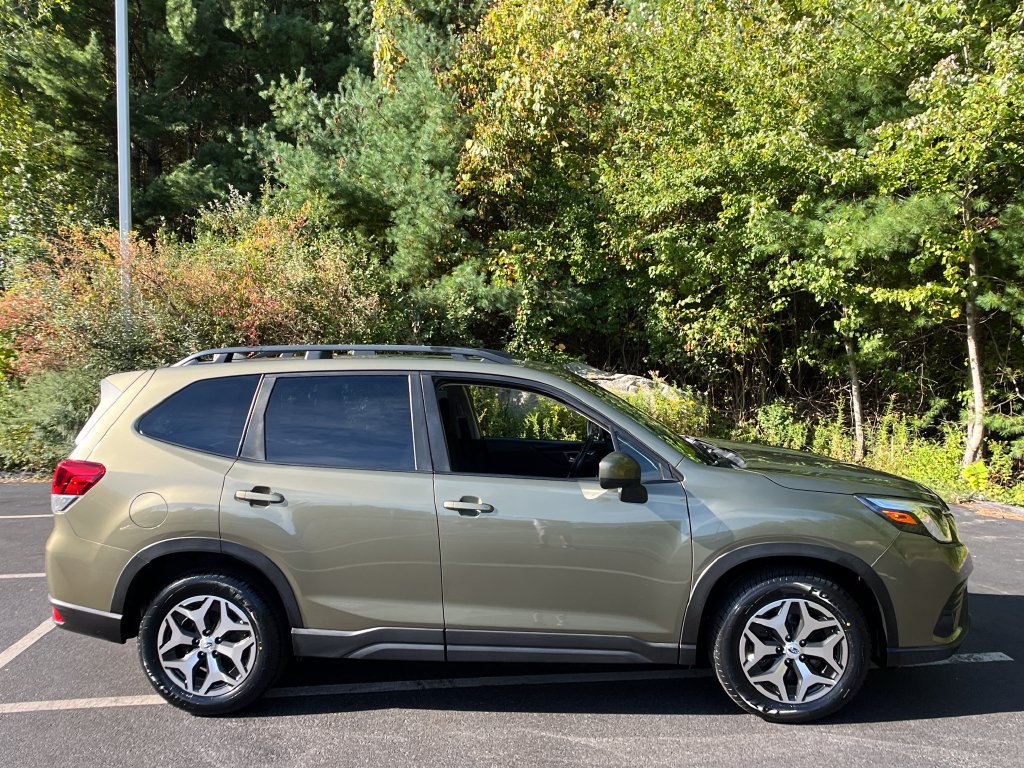 Used 2022 Subaru Forester Premium AWD/4WD image 6