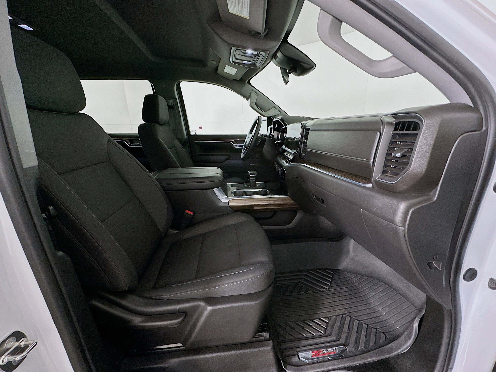 Used 2024 Chevrolet Silverado 1500 LT Trail Boss w/ Protection Package image 31