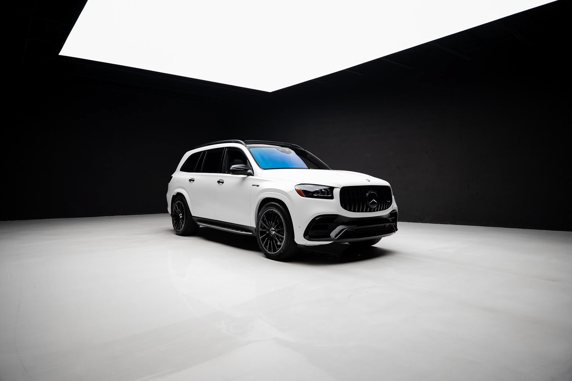 Used 2024 Mercedes-Benz GLS 63 AMG 4MATIC w/ Acoustic Comfort Package image 97