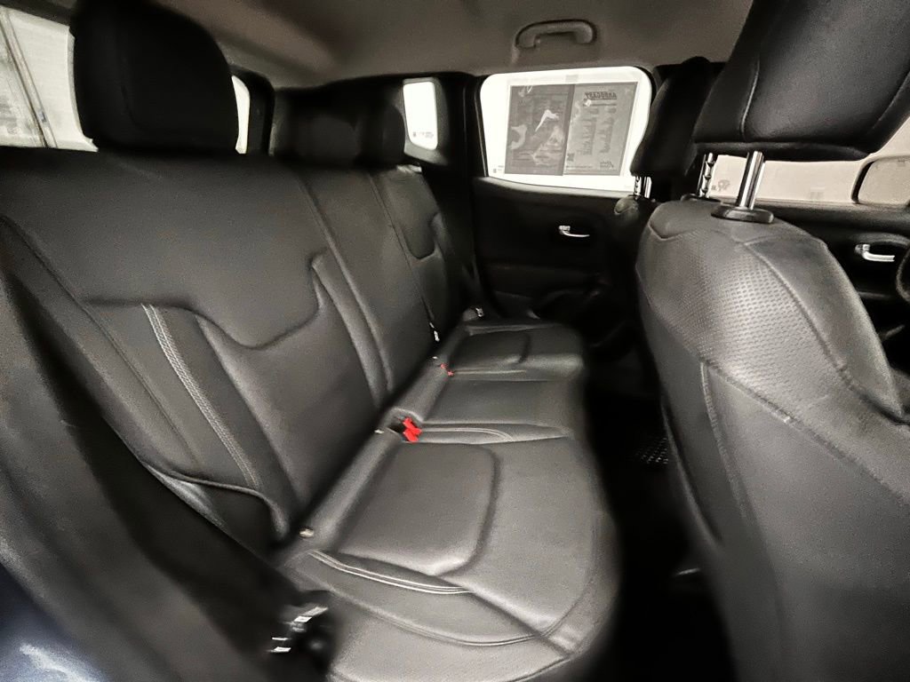 Used 2023 Jeep Renegade Limited image 31