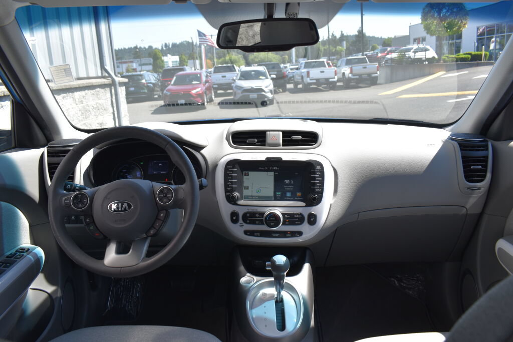 Used 2017 Kia Soul EV FWD image 26