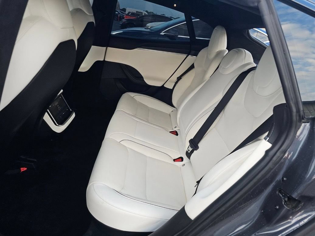 Used 2022 Tesla Model S Plaid AWD/4WD image 9