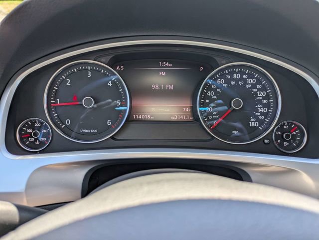 Used 2014 Volkswagen Touareg TDI image 29
