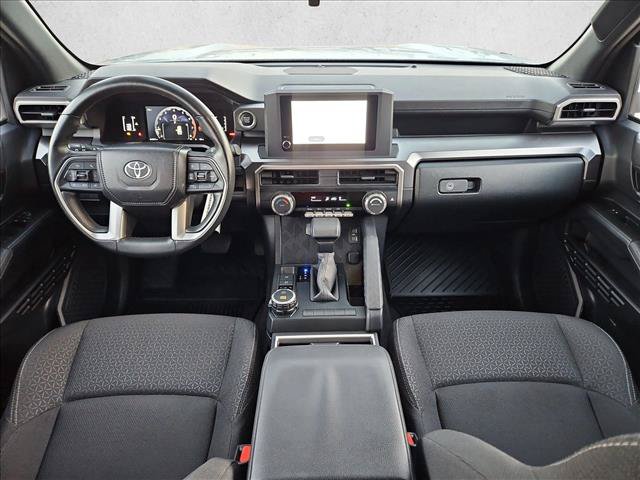 Used 2025 Toyota 4Runner SR5 AWD/4WD image 18