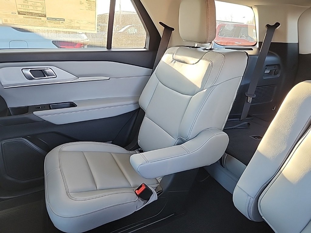 New 2025 Ford Explorer Active w/ Active Comfort Package image 28