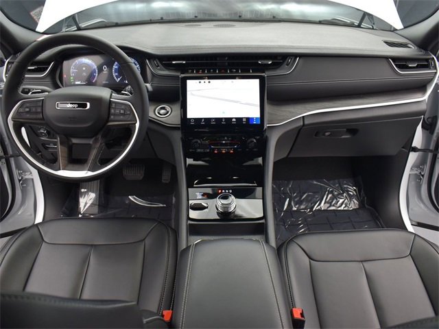 Used 2025 Jeep Grand Cherokee L Limited w/ Trailer Tow Package image 11