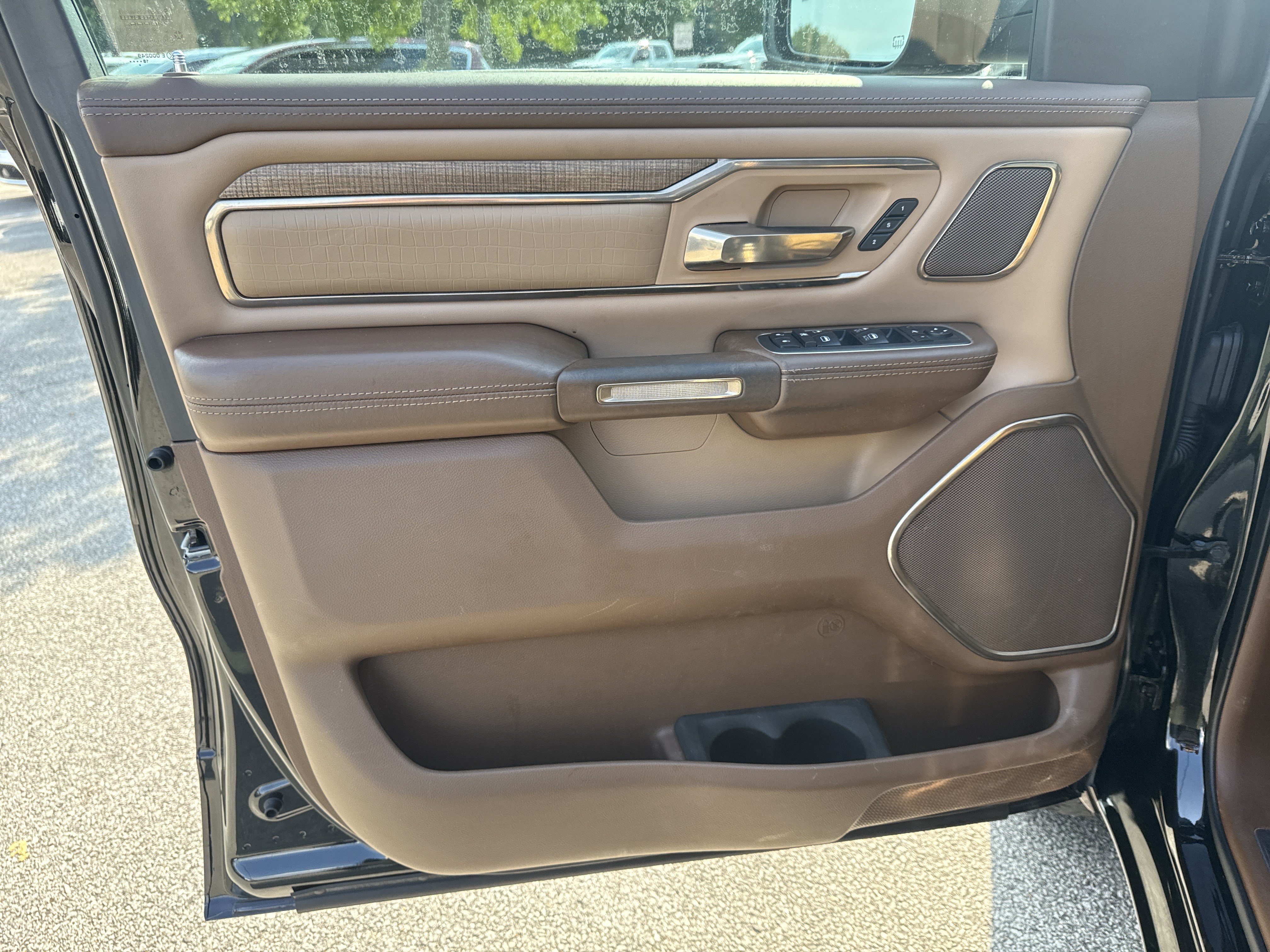 Used 2019 RAM 1500 Limited AWD/4WD image 9