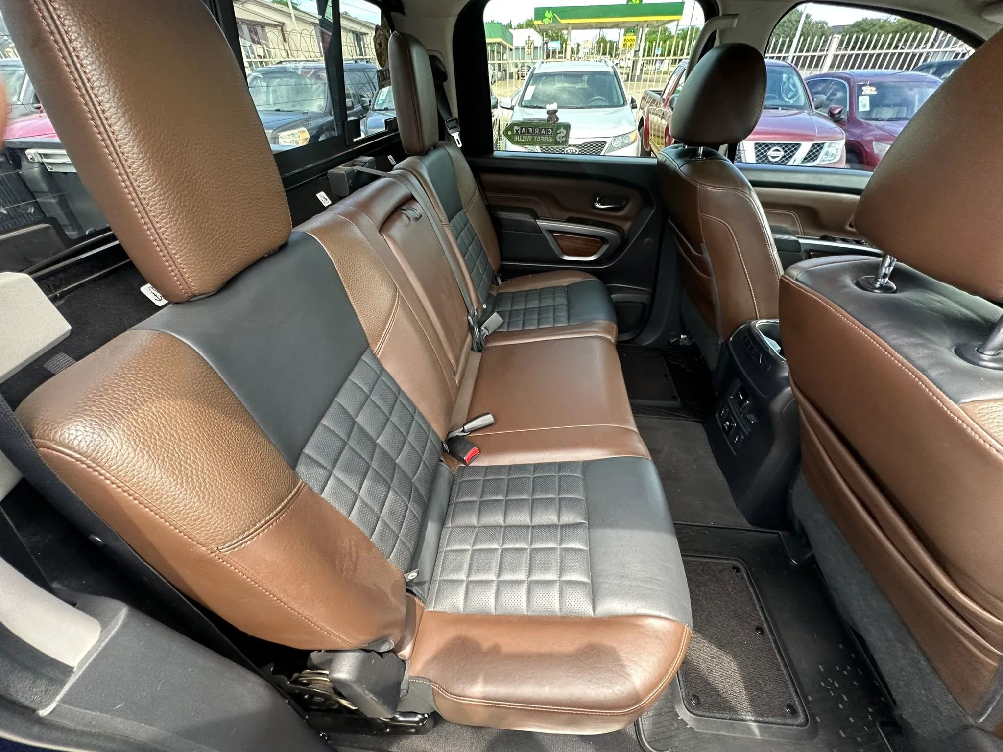 Used 2017 Nissan Titan Platinum Reserve AWD/4WD image 21