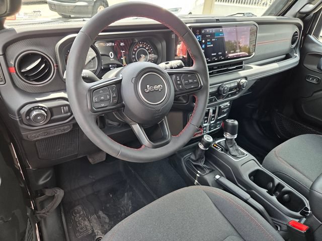 Used 2024 Jeep Wrangler Rubicon AWD/4WD image 17