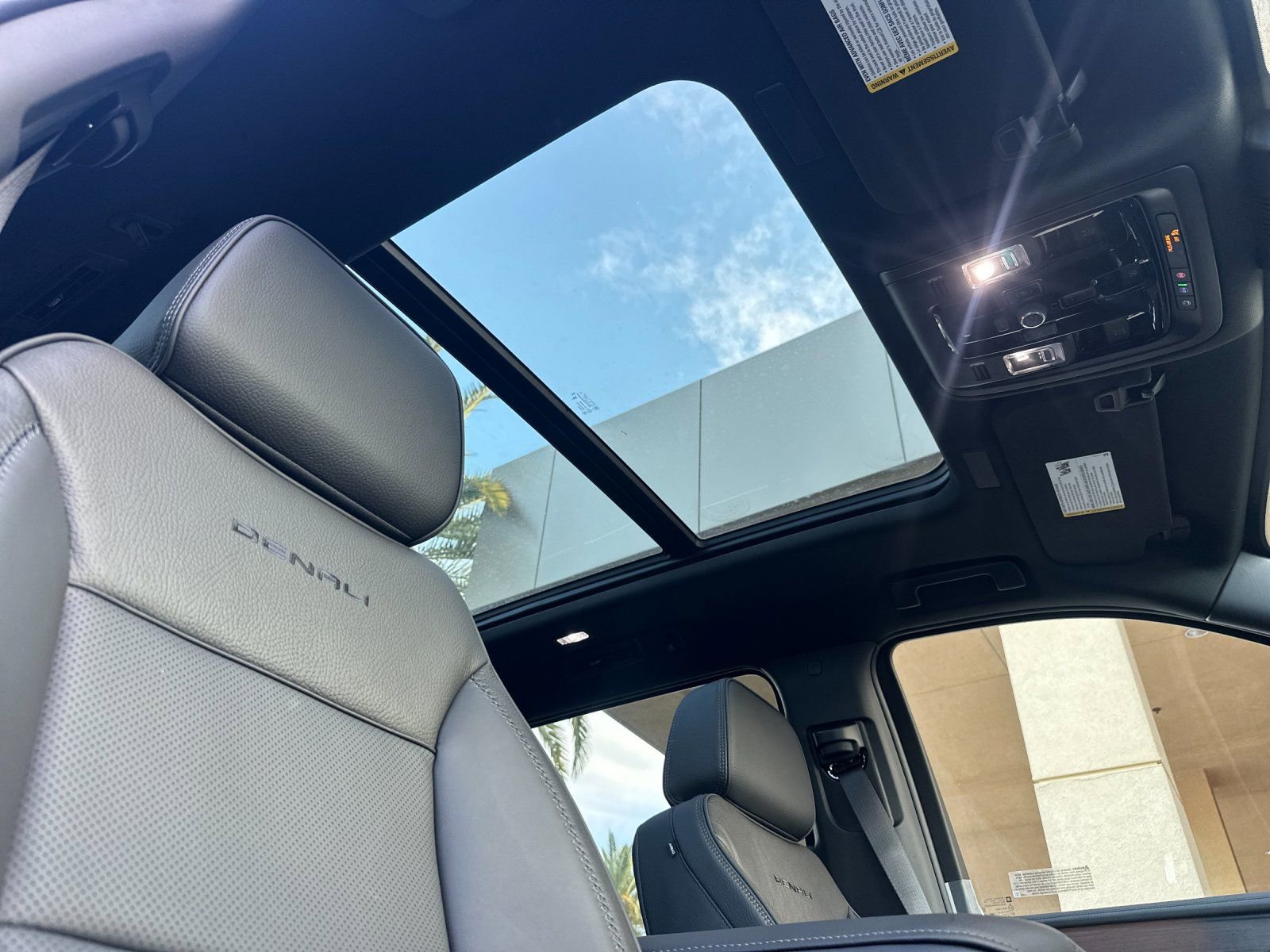 New 2026 GMC Yukon XL Denali w/ Sun & Power Step Package AWD/4WD image 18