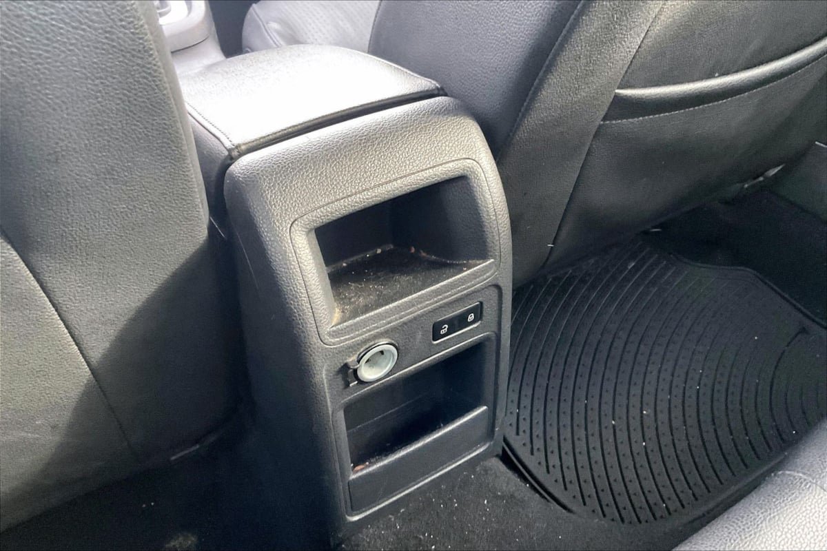 Used 2013 Volkswagen Jetta SE FWD image 31
