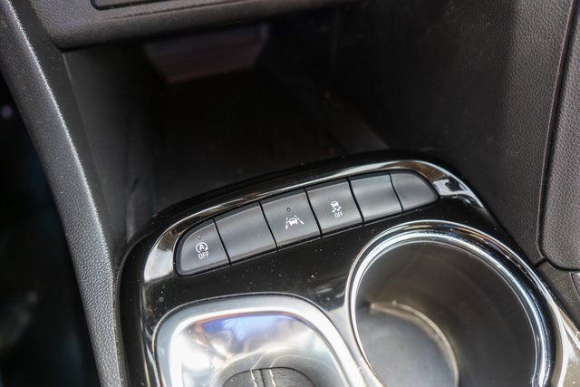 Used 2022 Buick Encore GX Select w/ Sport Touring Package FWD image 34