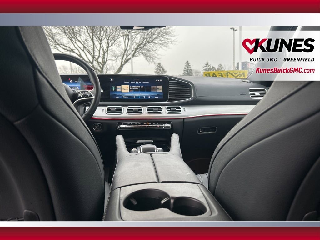 Used 2025 Mercedes-Benz GLS 450 4MATIC image 30