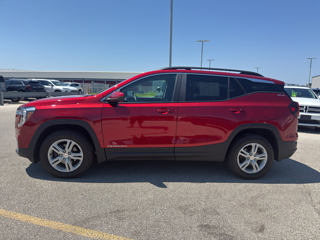 Used 2022 GMC Terrain SLE w/ Driver Convenience Package AWD/4WD image 6