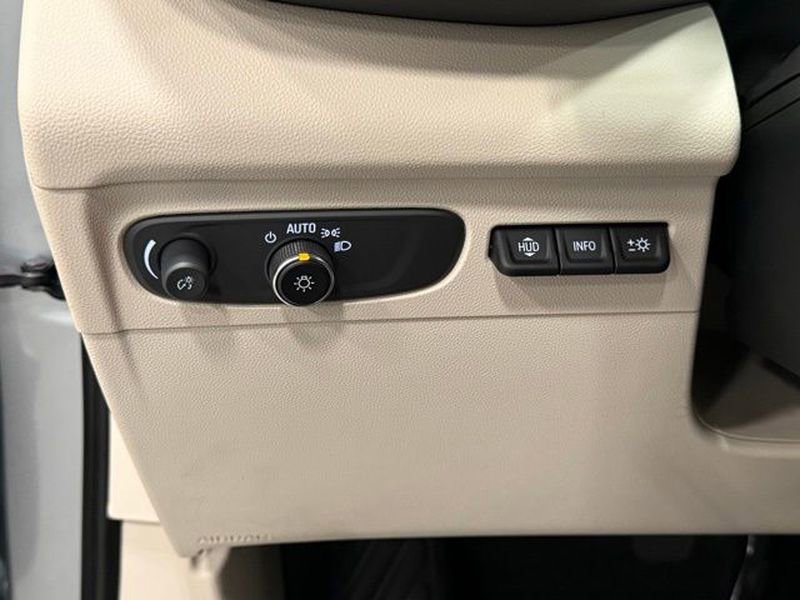 Used 2023 Buick Envision Avenir image 15