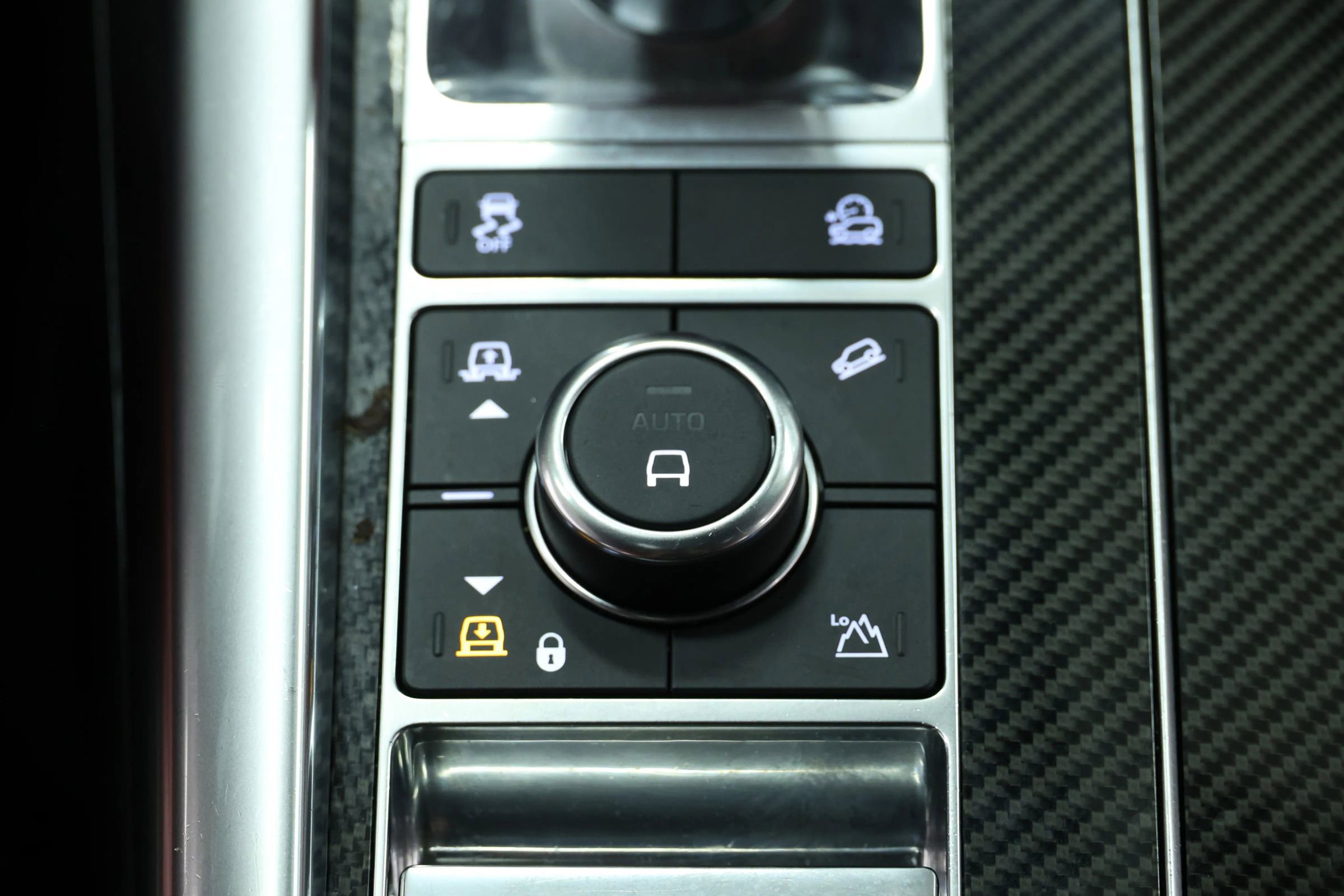 Used 2020 Land Rover Range Rover Sport SVR image 40