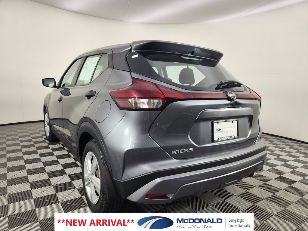 Used 2022 Nissan Kicks S FWD image 3