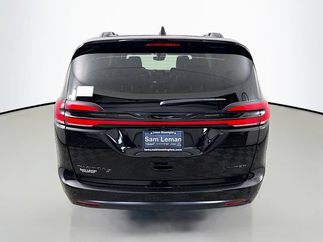 New 2027 Chrysler Pacifica Limited FWD image 6