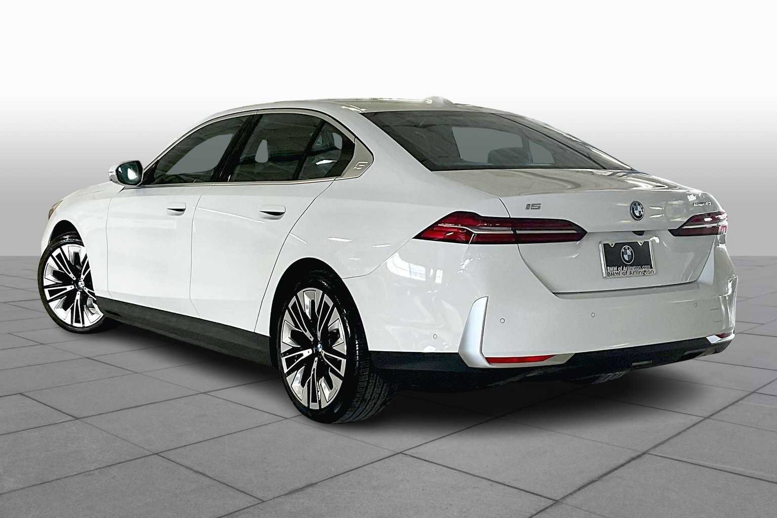 Used 2026 BMW i5 eDrive40 RWD image 12