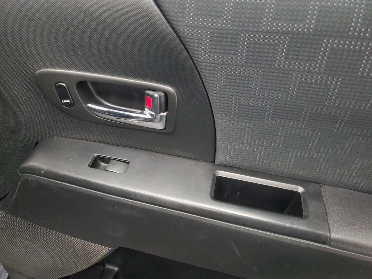 Used 2010 MAZDA MAZDA5 Sport image 15