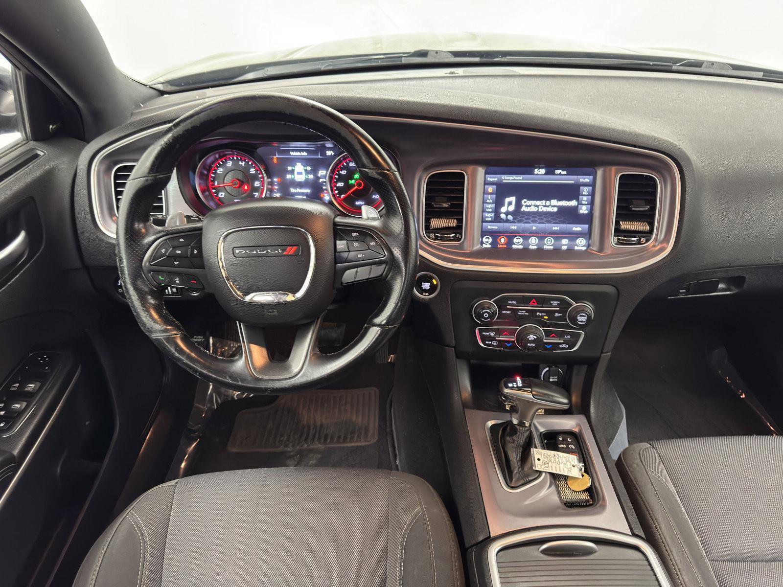 Used 2019 Dodge Charger SXT image 31