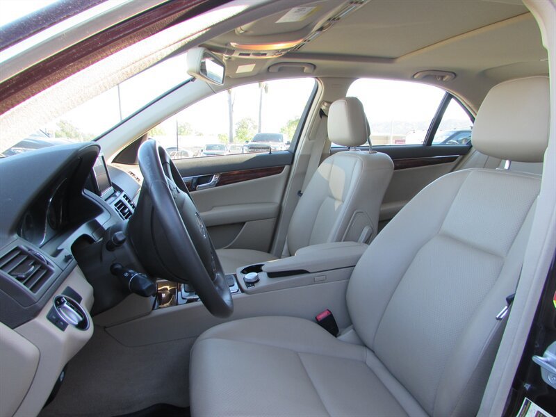 Used 2011 Mercedes-Benz C 300 Sedan image 7