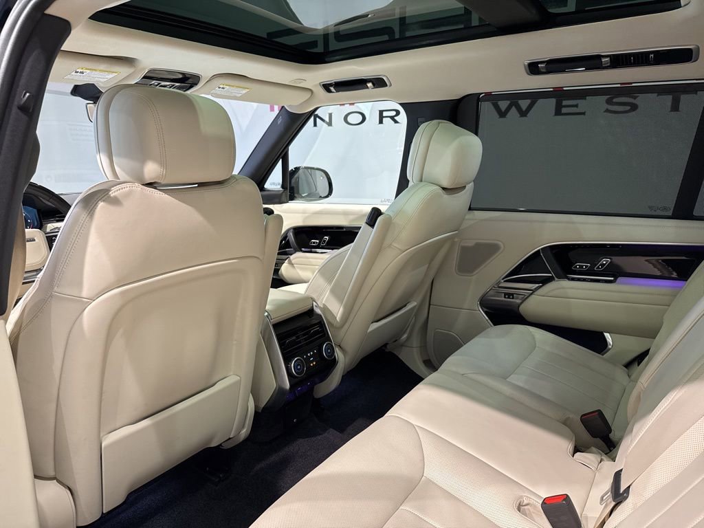 Used 2023 Land Rover Range Rover Long Wheelbase SE AWD/4WD image 33