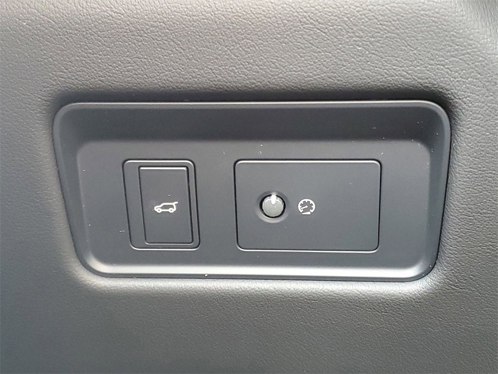 New 2025 Jaguar F-PACE R-Dynamic S image 13