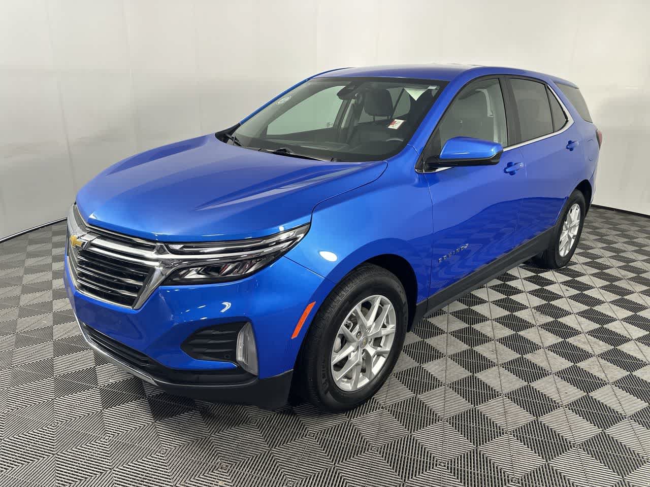 Used 2024 Chevrolet Equinox LT w/ LPO, Floor Liner Package FWD image 11