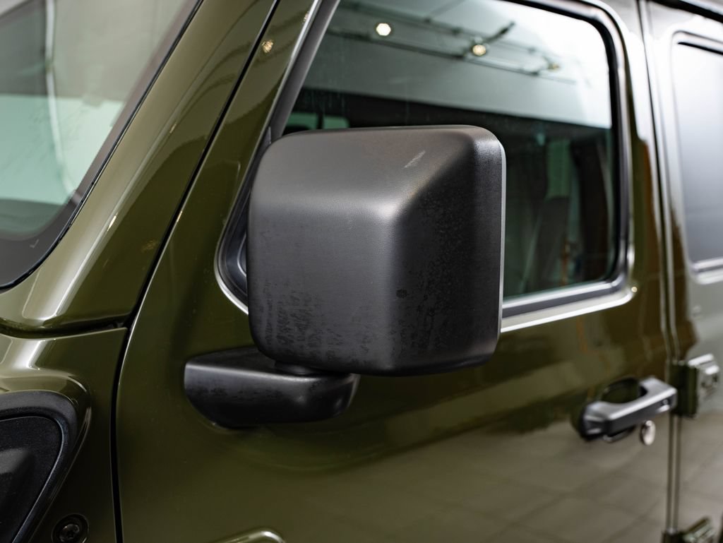 Used 2021 Jeep Wrangler Unlimited Sahara AWD/4WD image 15