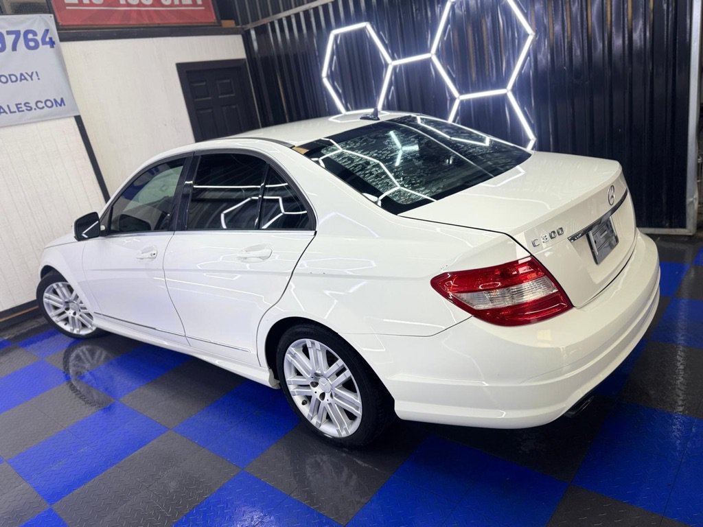 Used 2009 Mercedes-Benz C 300 Sedan image 15