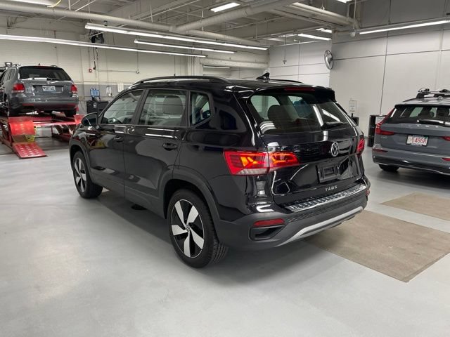 Used 2024 Volkswagen Taos S AWD/4WD image 2