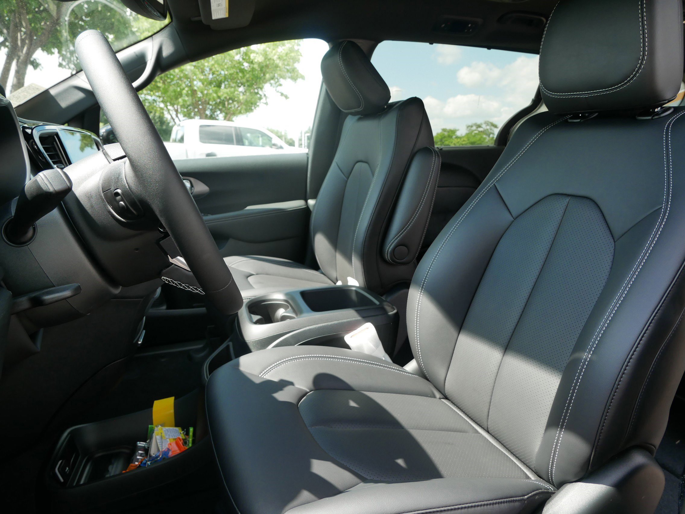 New 2026 Chrysler Pacifica Select FWD image 9