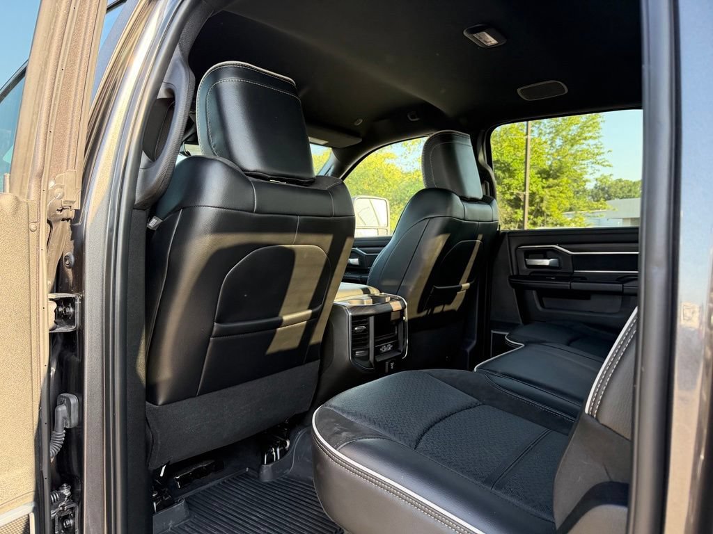 Used 2025 RAM 3500 Laramie AWD/4WD image 27