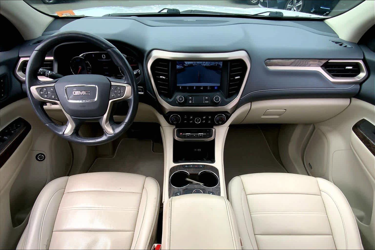 Used 2021 GMC Acadia Denali w/ Denali Ultimate Package AWD/4WD image 16
