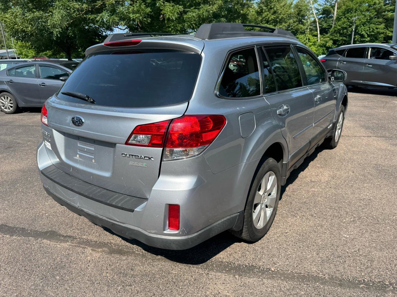 Used 2012 Subaru Outback 2.5i Premium w/ All-Weather Pkg AWD/4WD image 5