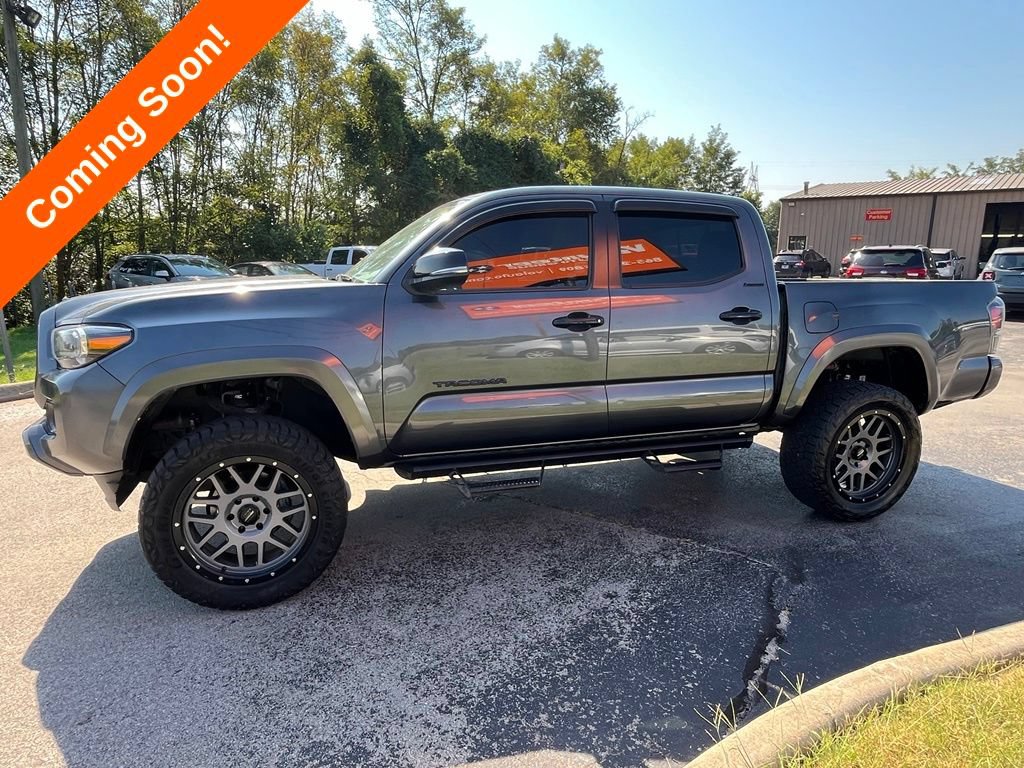 Used 2023 Toyota Tacoma Limited w/ Nightshade Package AWD/4WD image 6