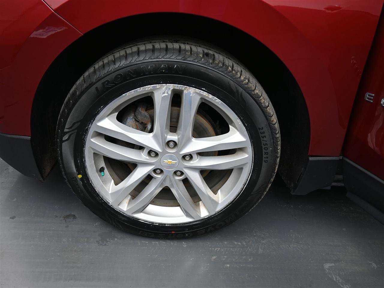 Used 2018 Chevrolet Equinox Premier AWD/4WD image 18