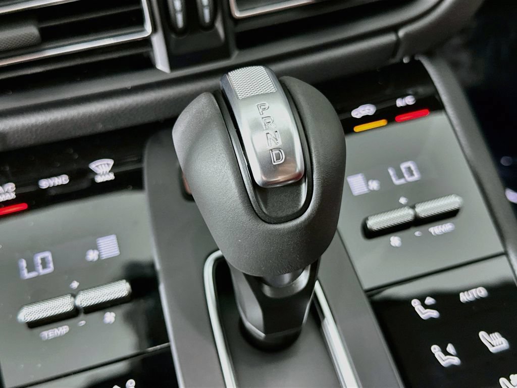 New 2026 Porsche Macan AWD/4WD image 19